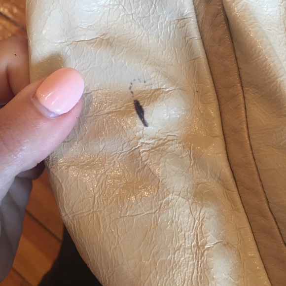 Marc by Marc Jacobs Patent Leather Nude Handbag - Picture 5 of 11